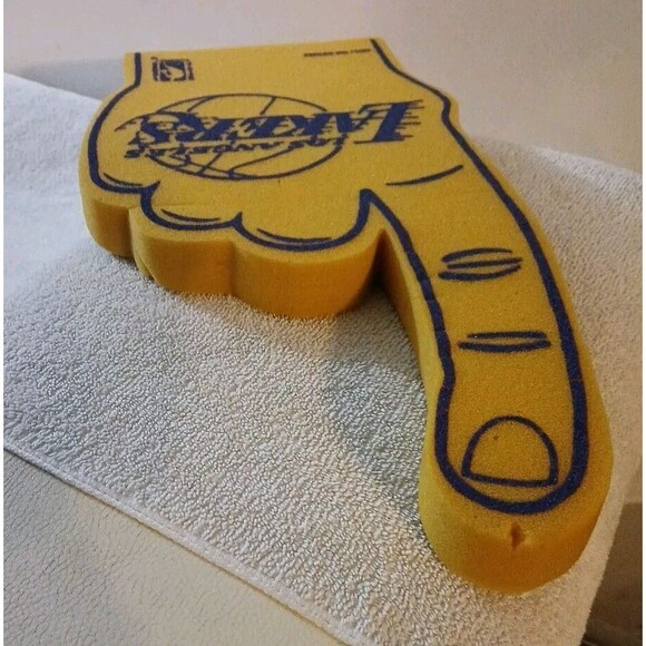 Retro 80’s LOS ANGELES LAKERS  “We’re # 1” FOAM FINGER - 23 Inch” NBA - Picture 4 of 5